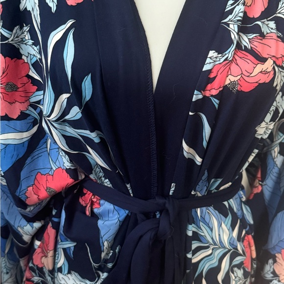 Linea Donatella Robe and Shorts Set. Size XL. Floral Pattern. Worn only once. - Picture 4 of 5